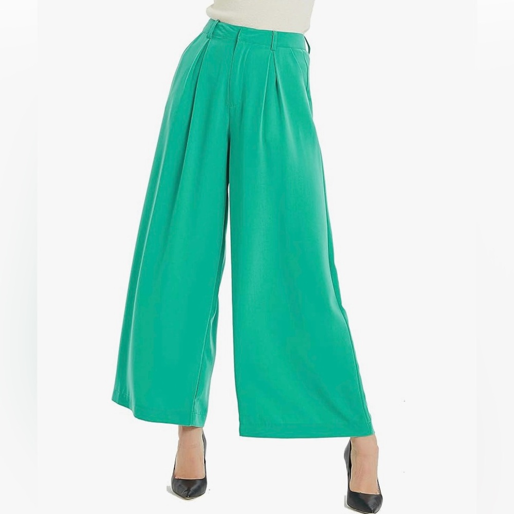 Green trouser pants
